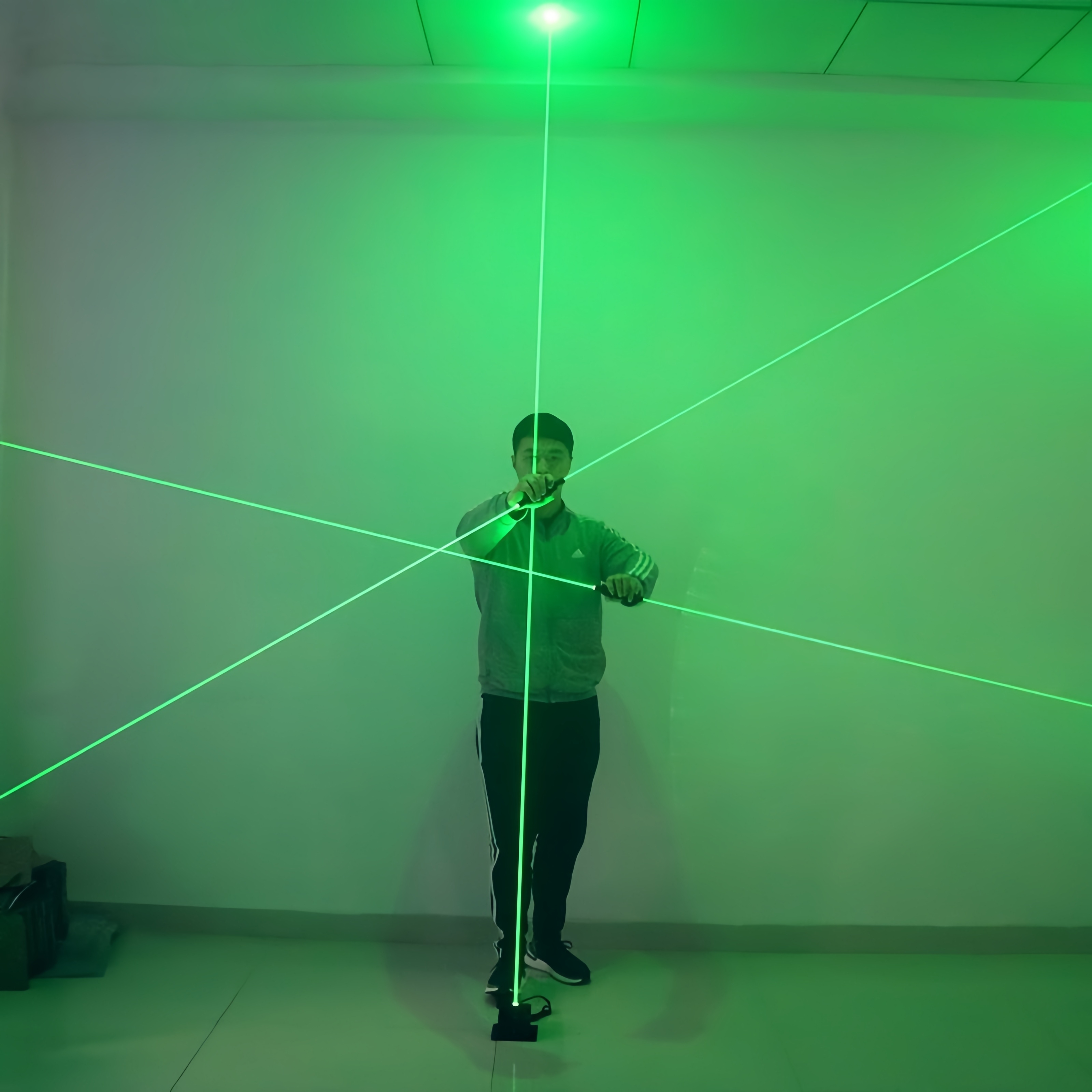Большой флуоресцентный лазерны – обзор и цена Industrial Laser Beam