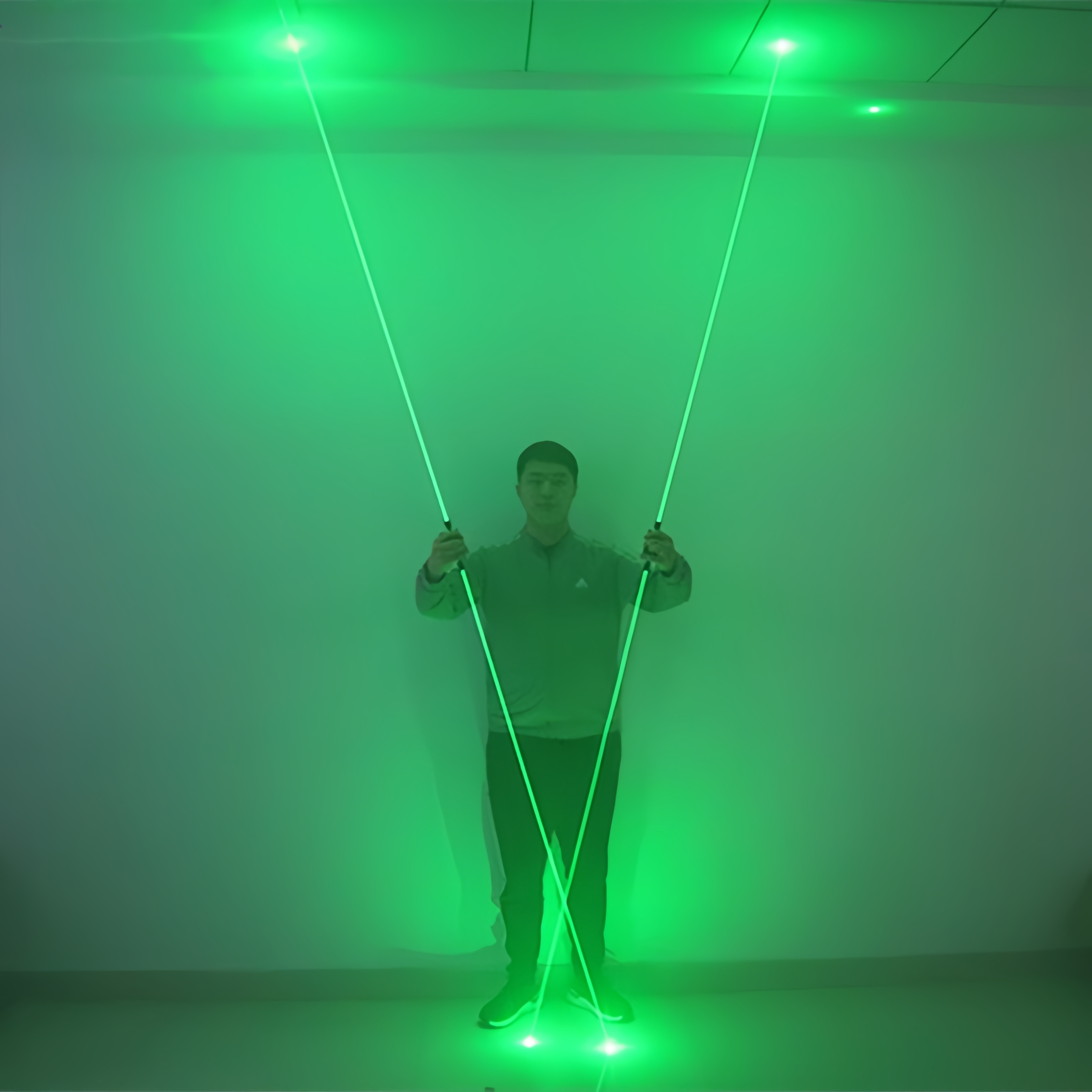 Большой флуоресцентный лазерны – обзор и цена Industrial Laser Beam