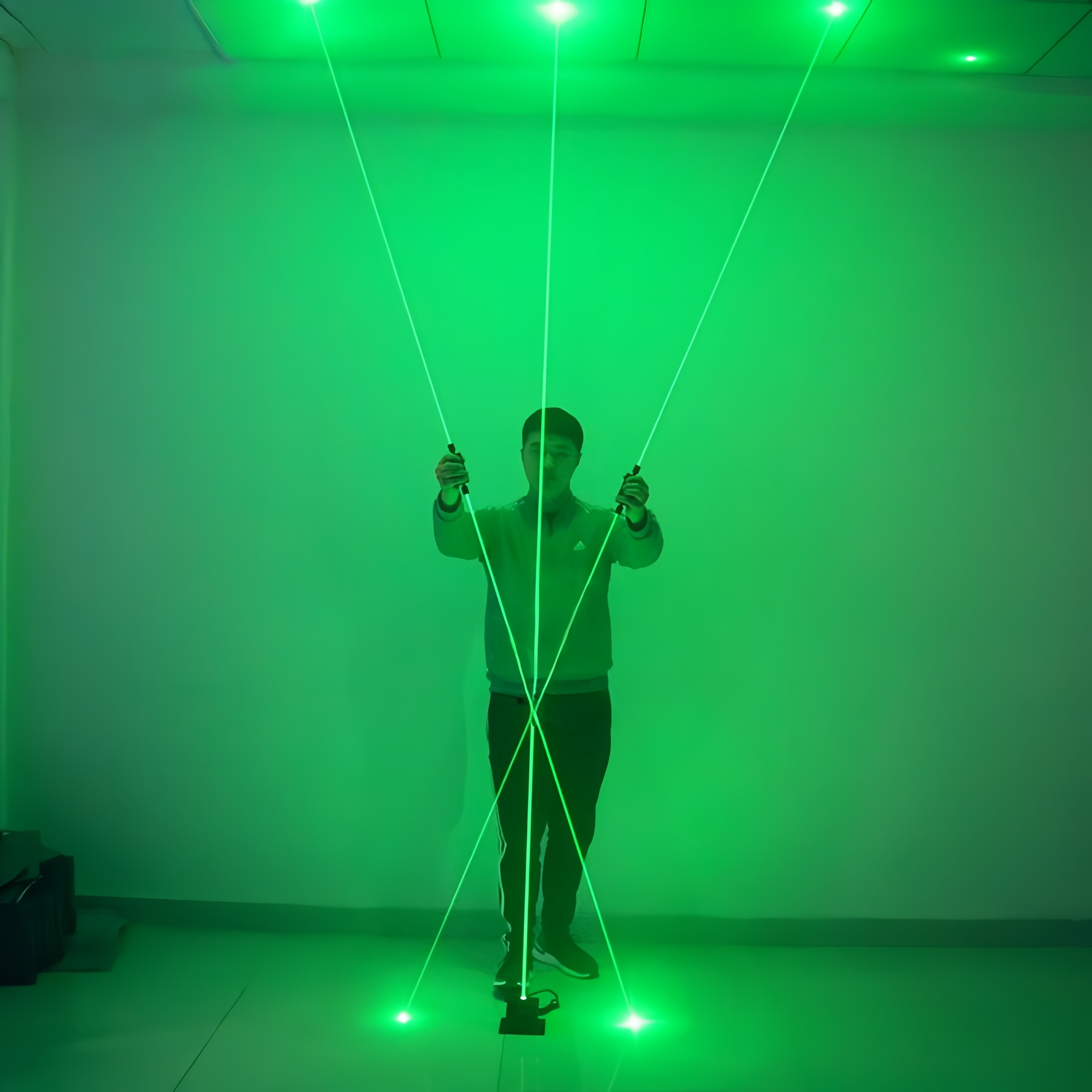 Большой флуоресцентный лазерны – обзор и цена Industrial Laser Beam